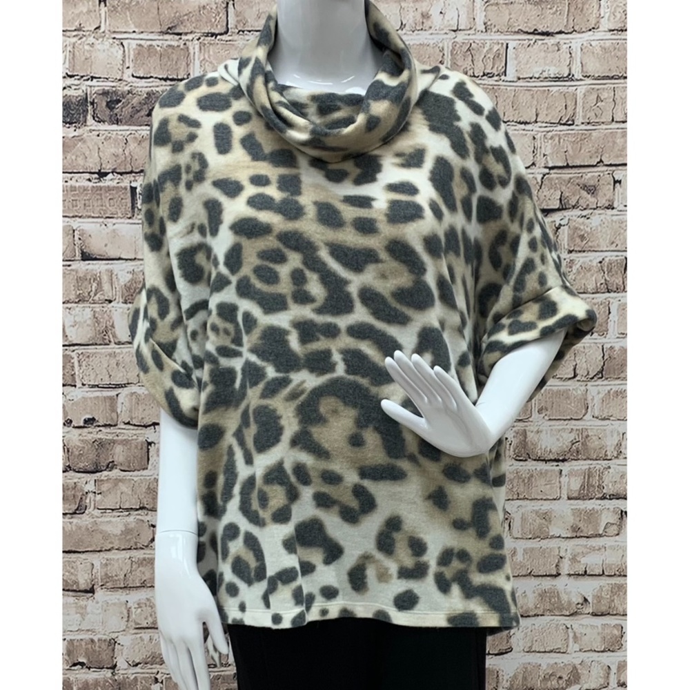 LEOPARD SHORT SLEEVE SWEATER